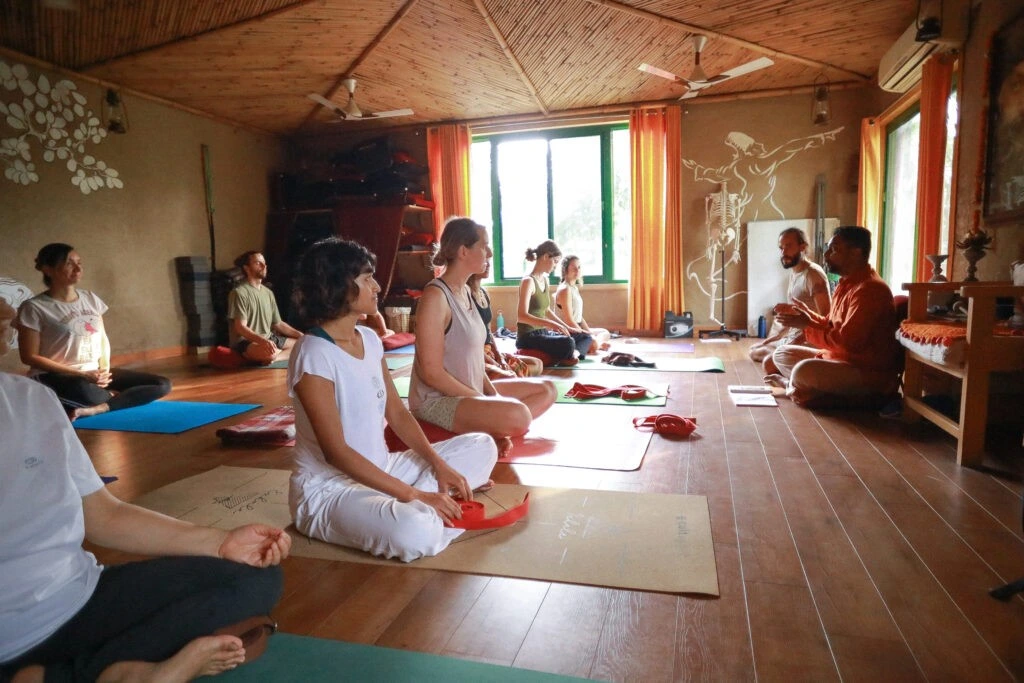 Best 300 Hour Yoga Teacher Training In Rishikesh