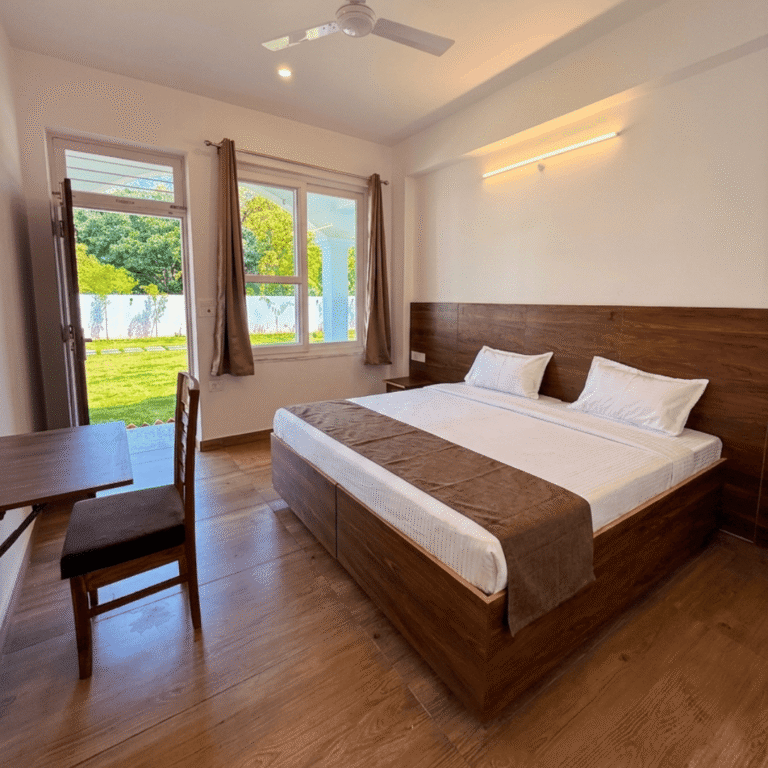 Accomodation for Yoga Teacher Training in Rishikesh, Saty in comfort while learning yoga